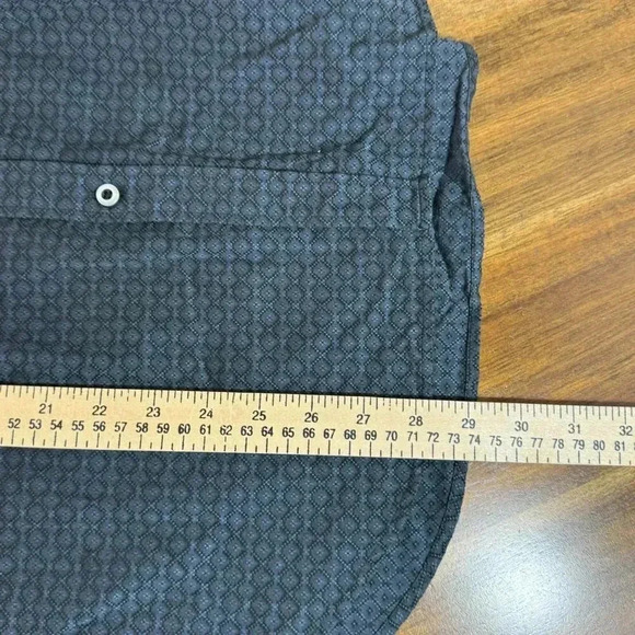 Robert Graham Flip Cuff Geometric Long Sleeve Medium - Picture 6 of 6